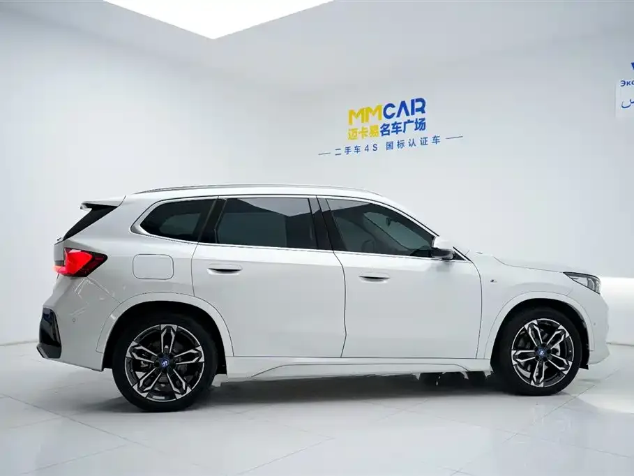 BMW iX1 2024 из CN, фото 9