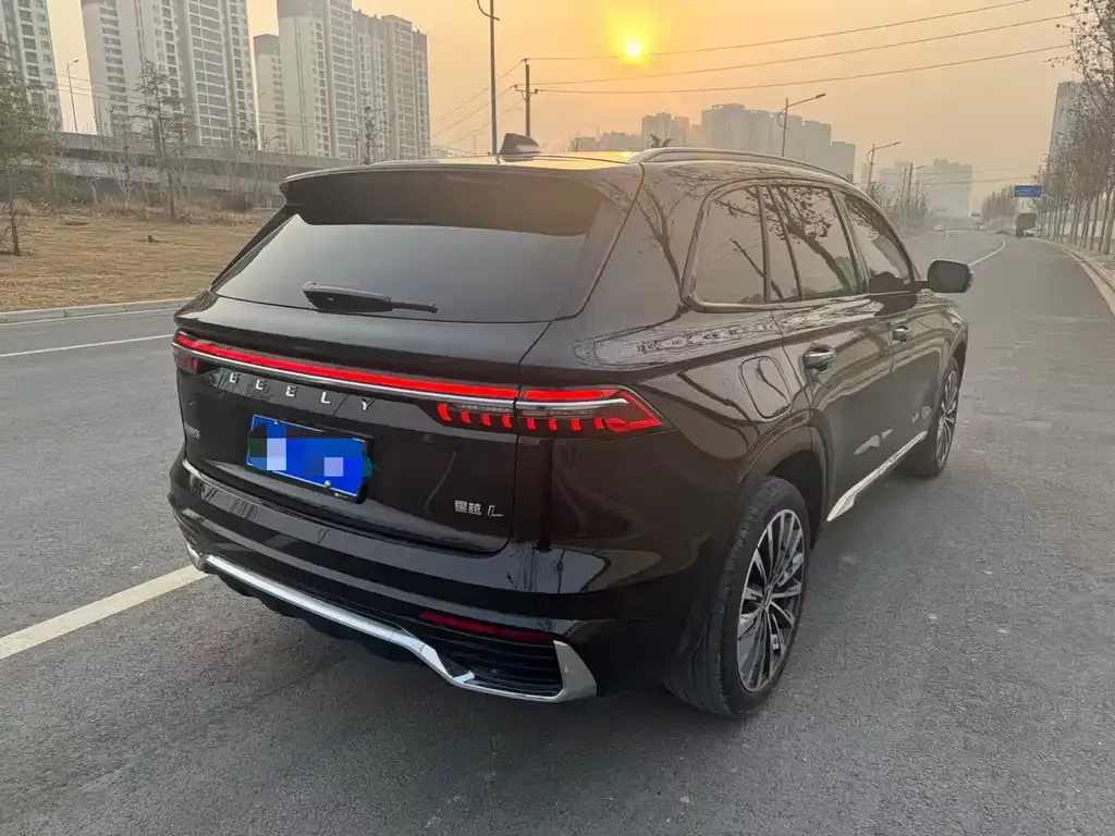 Geely Xingyue L — фото 8