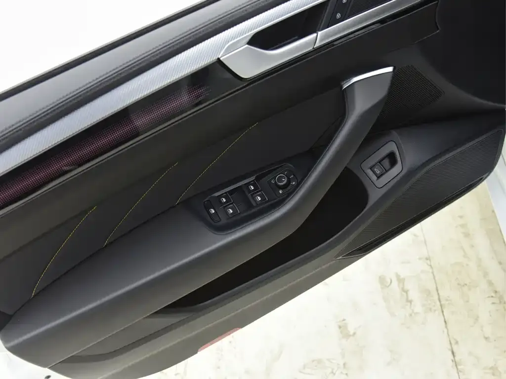 Volkswagen CC 2025 из CN, фото 9