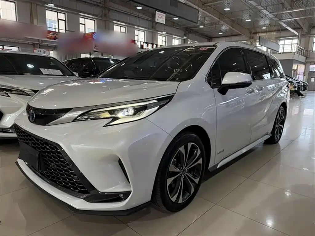Toyota Granvia — фото 2
