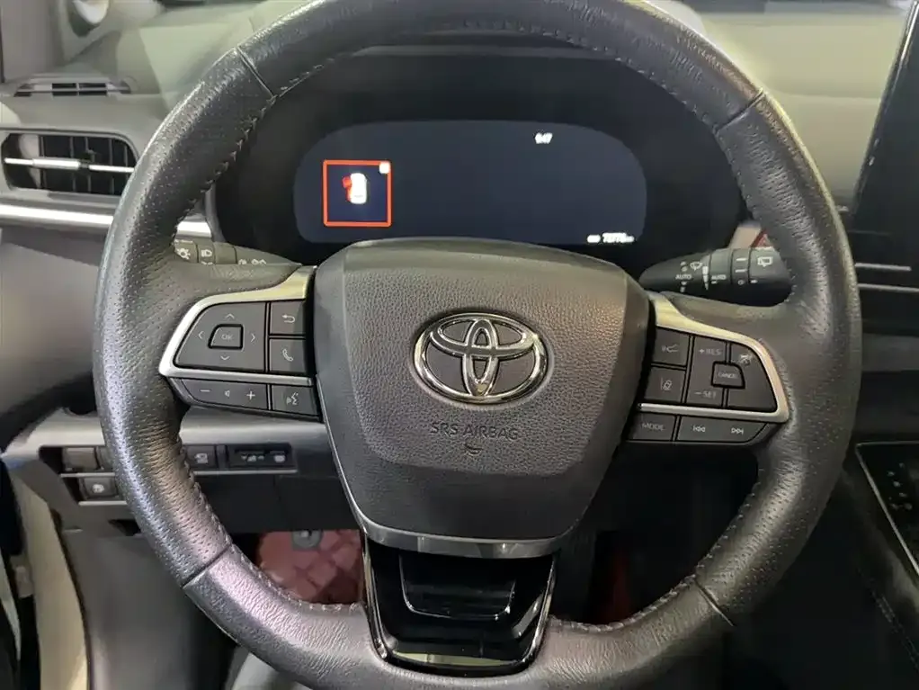 Toyota Granvia — фото 4