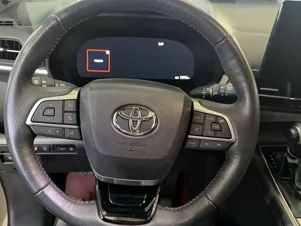 Toyota Granvia — фото 6