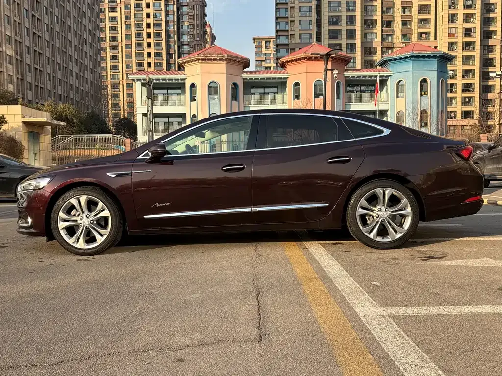 Buick LaCrosse — фото 10