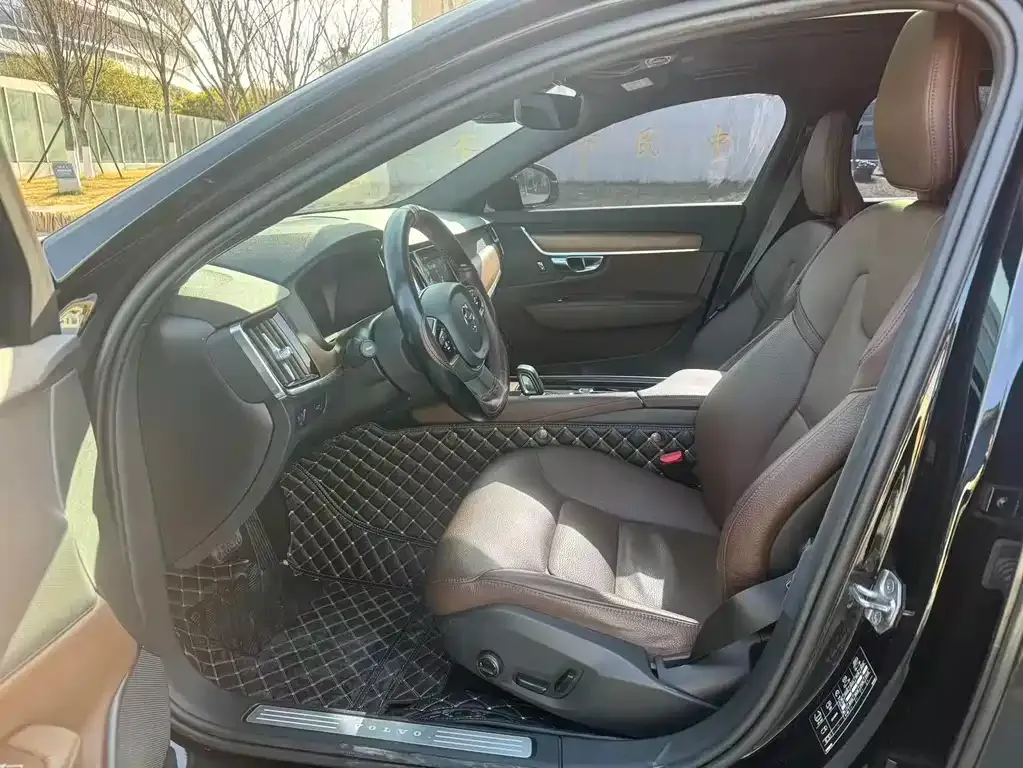 Volvo S90 2021 из CN, фото 5