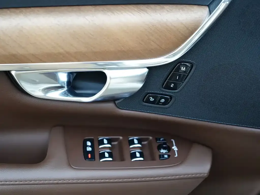 Volvo S90 2024 из CN, фото 10