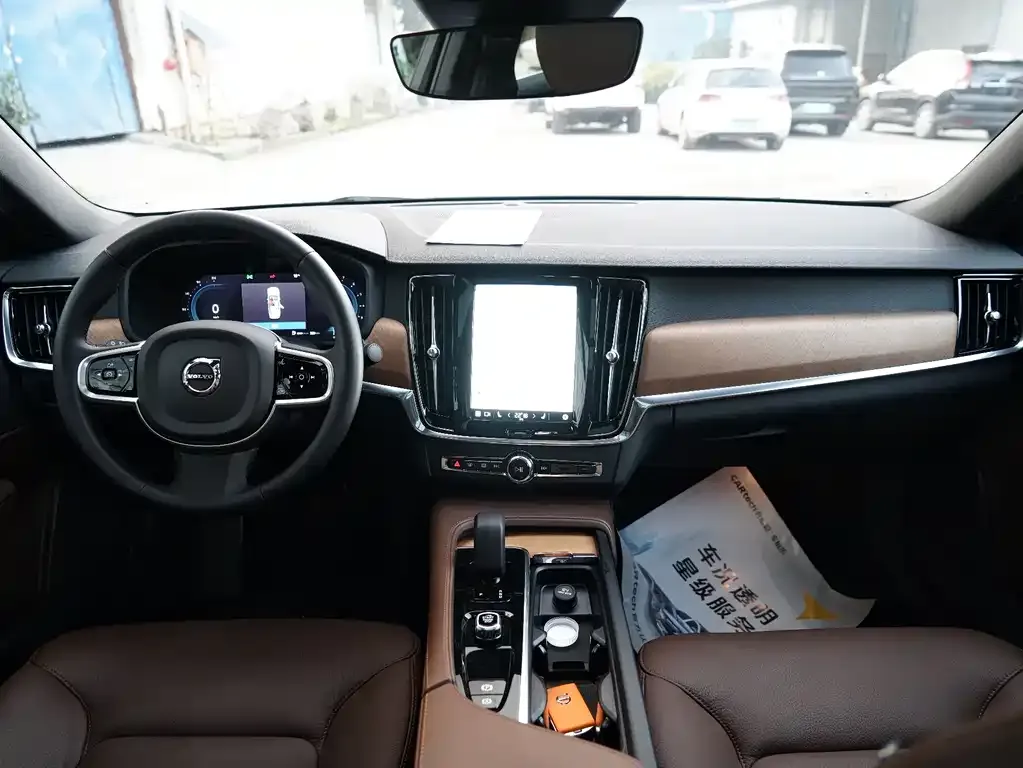 Volvo S90 2024 из CN, фото 2