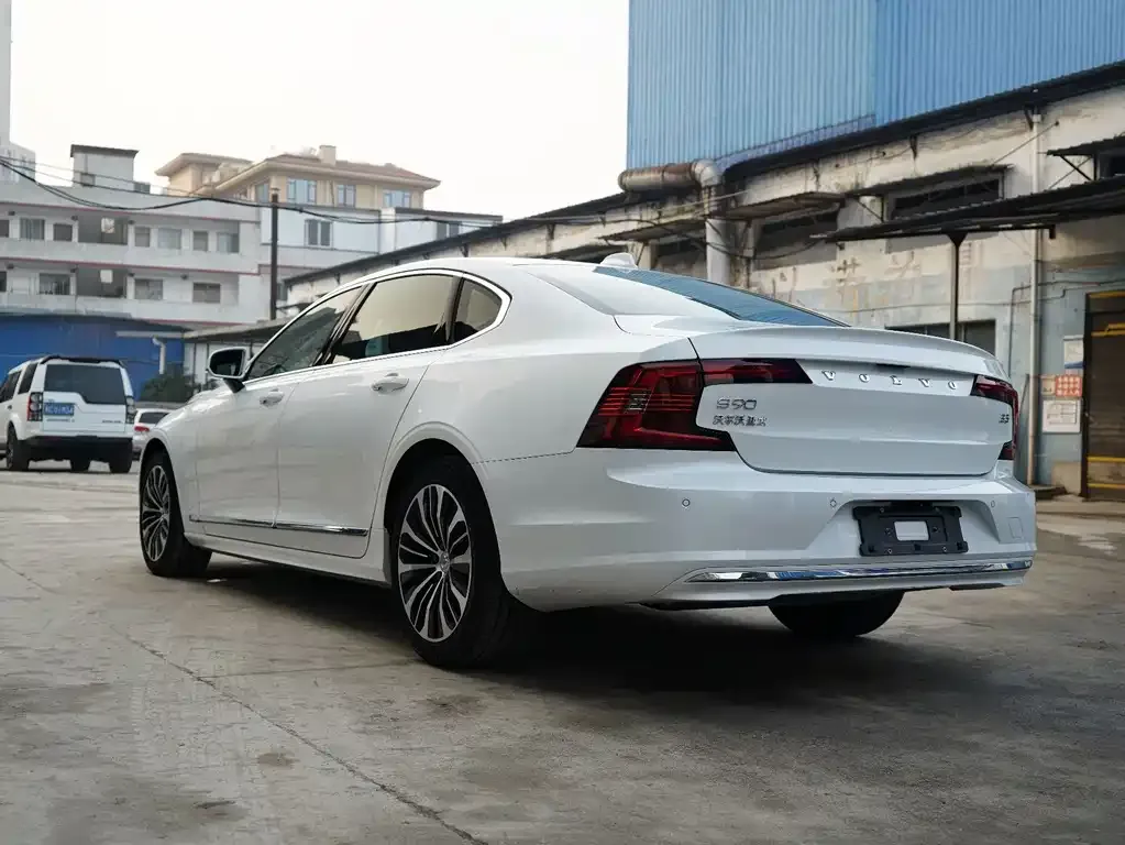 Volvo S90 2024 из CN, фото 4