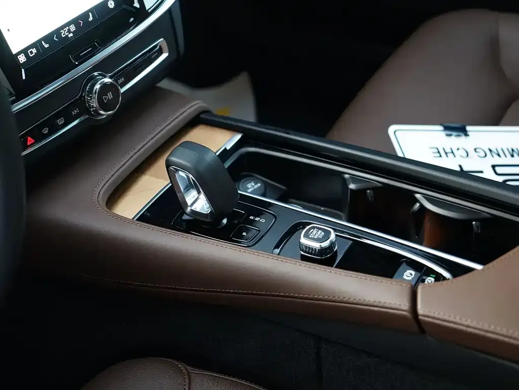 Volvo S90 2024 из CN, фото 5