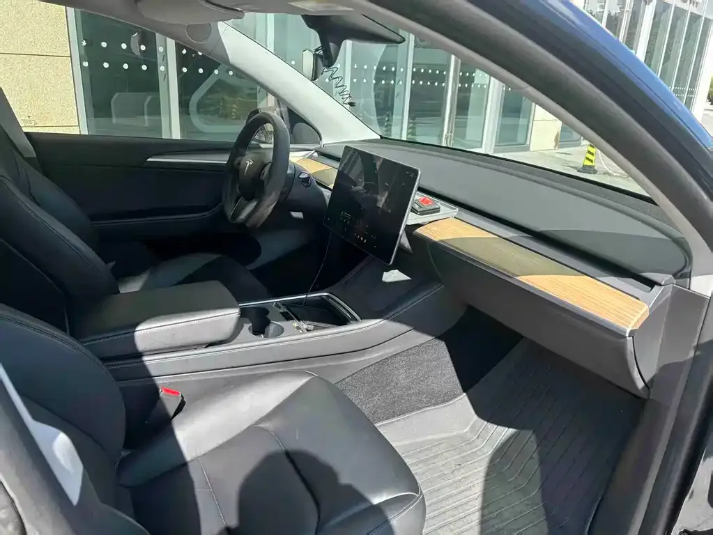 Tesla Model Y 2023 из CN, фото 3