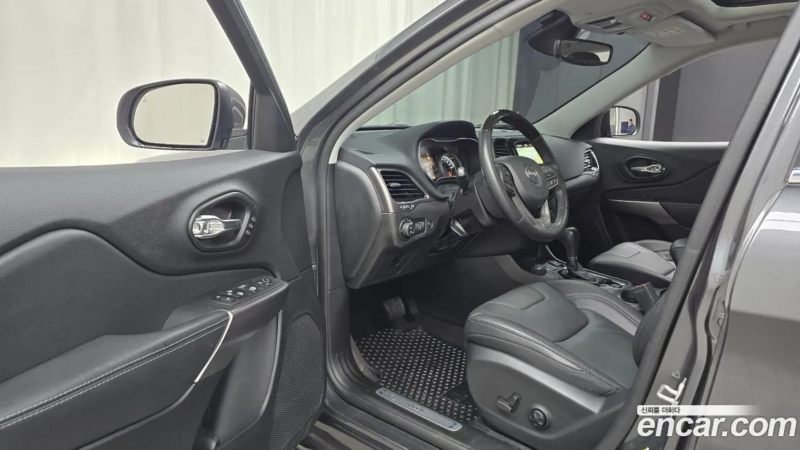 Jeep Cherokee 2021 из KR, фото 10