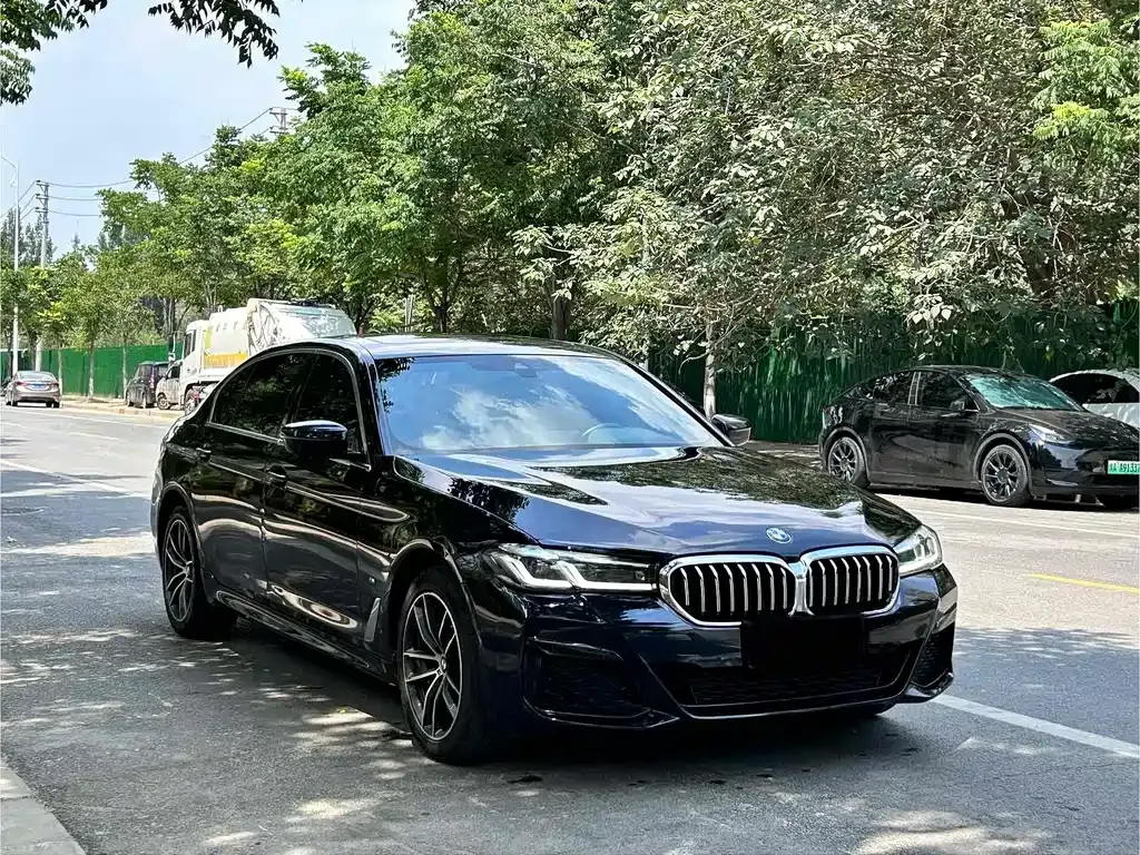 BMW 5 Series — фото 4