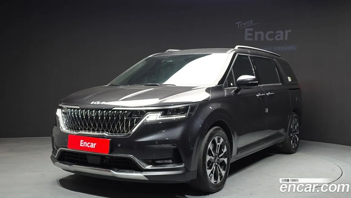 Kia Carnival — фото 1