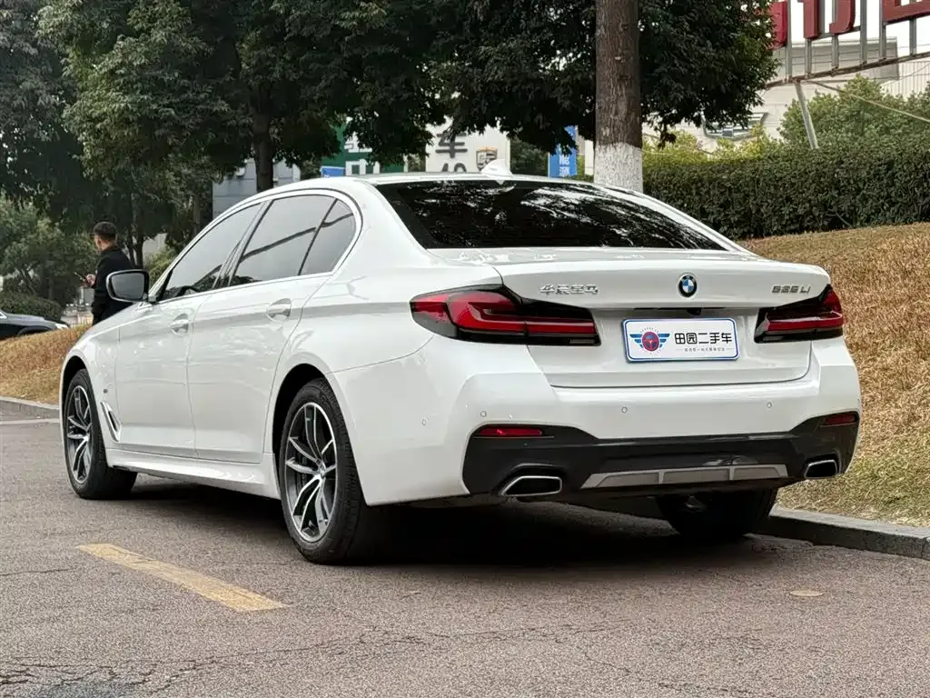 BMW 5 Series 2022 из CN, фото 7