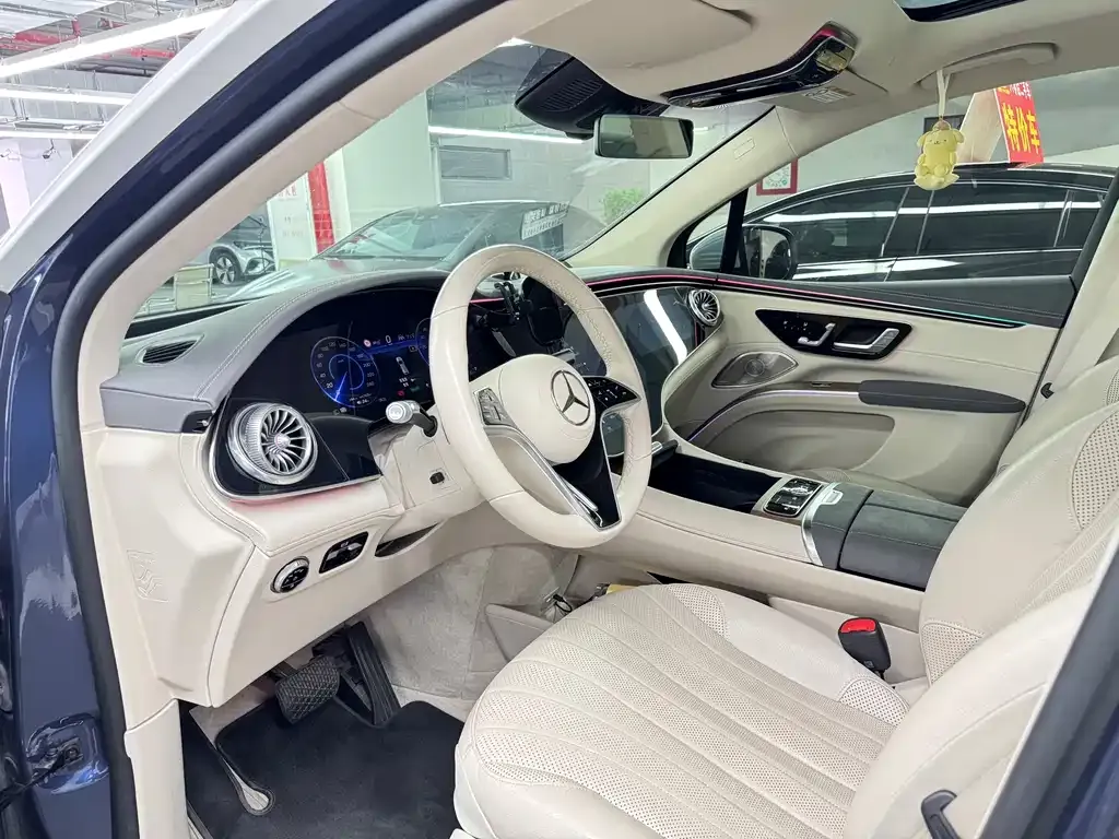 Mercedes-Benz EQS SUV — фото 10