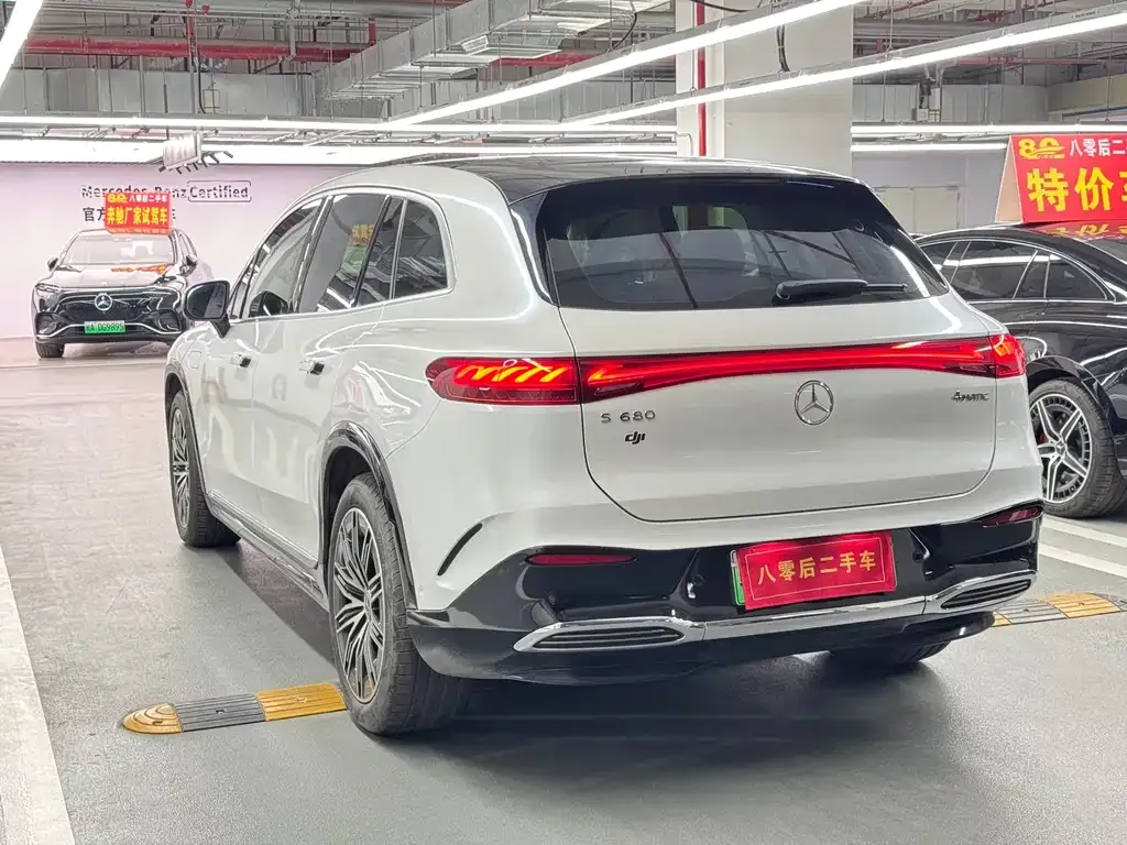 Mercedes-Benz EQS SUV — фото 8