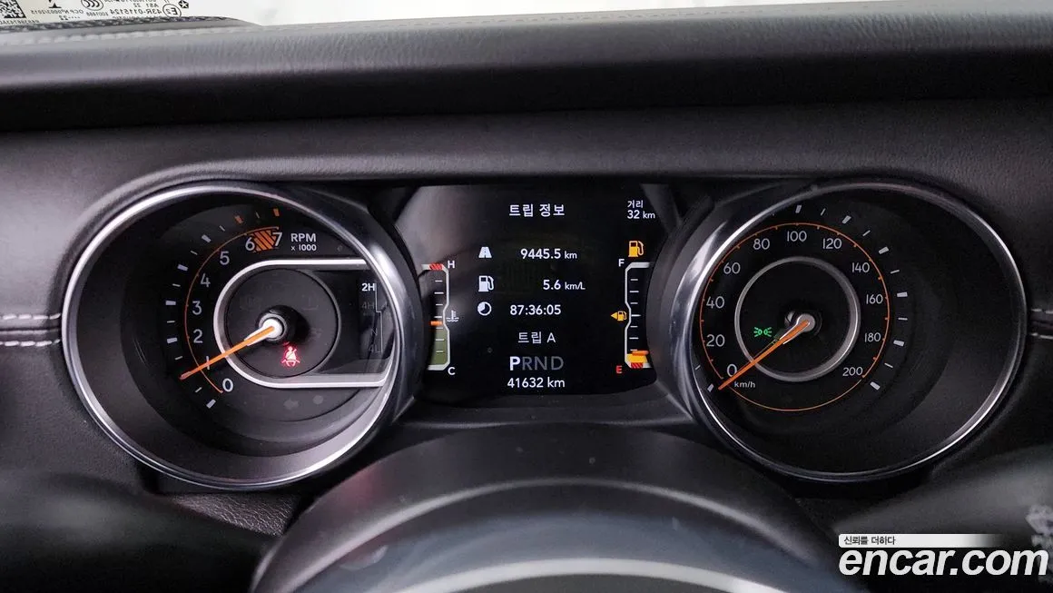 Jeep Wrangler 2022 из KR, фото 2