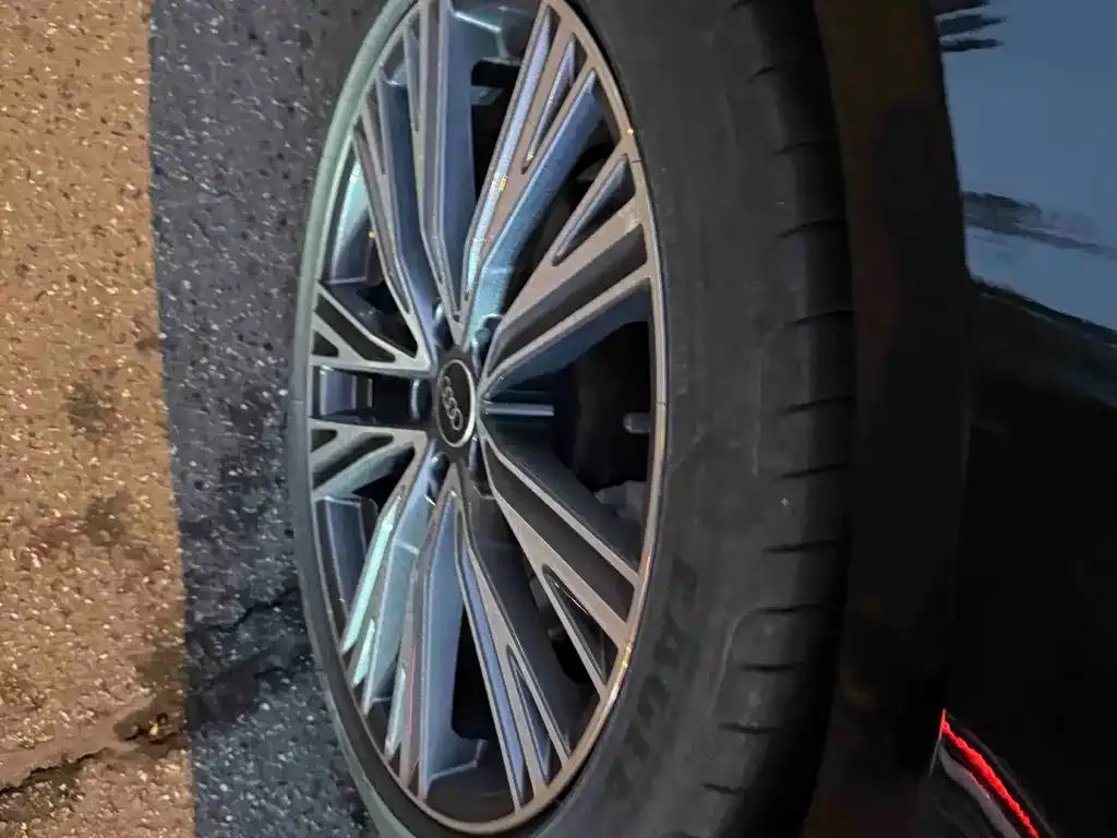 Audi A6L 2024 из CN, фото 8