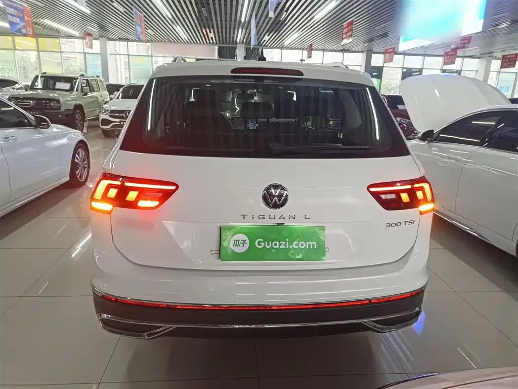 Volkswagen Tiguan L — фото 4