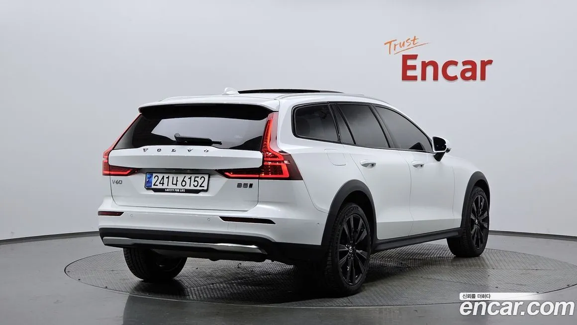 Volvo V60 2024 из KR, фото 2