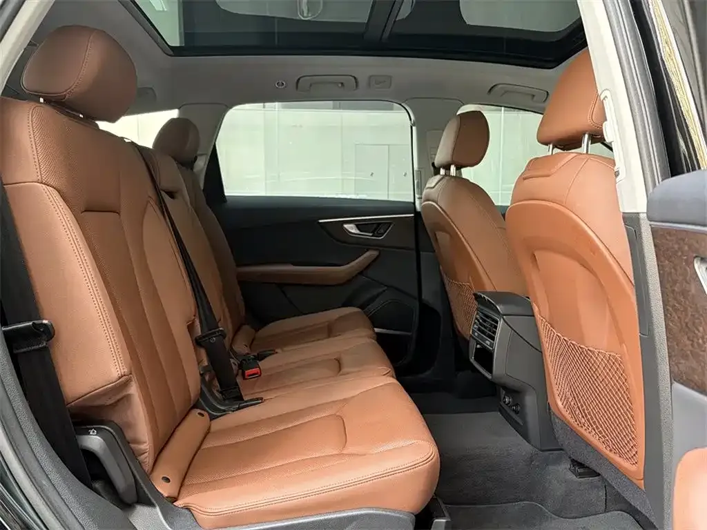 Audi Q7 2023 из CN, фото 4