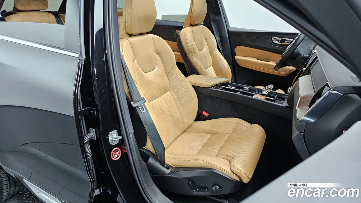 Volvo XC60 2021 из KR, фото 9