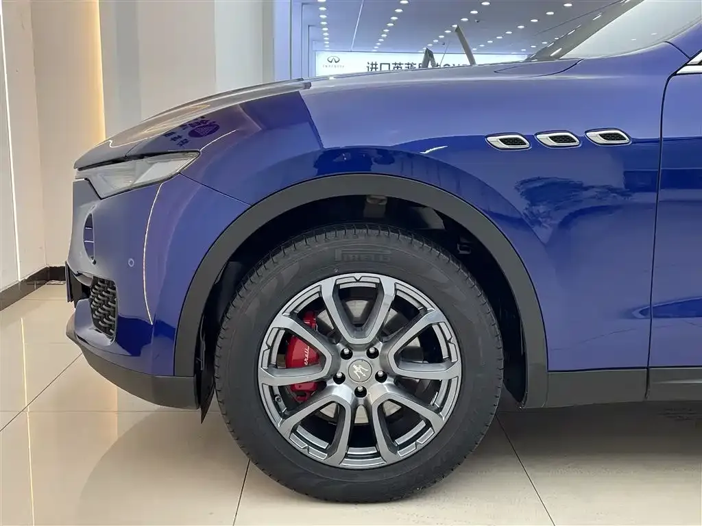 Maserati Levante — фото 6