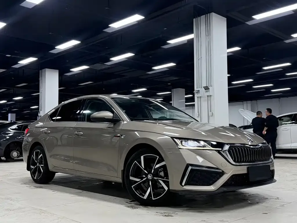 Skoda Octavia — фото 7