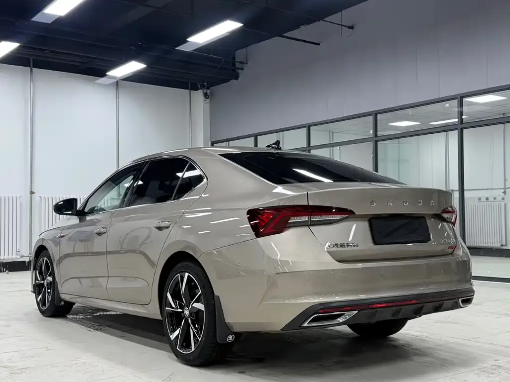 Skoda Octavia — фото 9