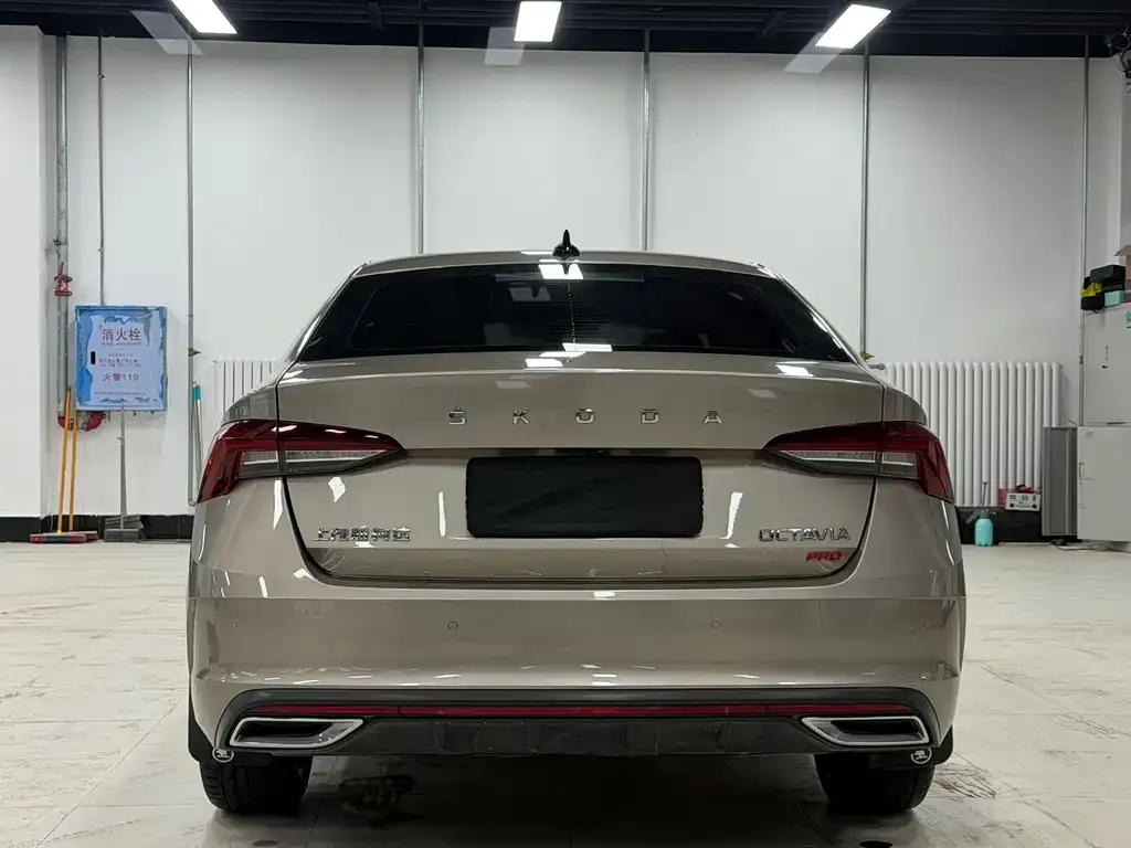 Skoda Octavia — фото 8