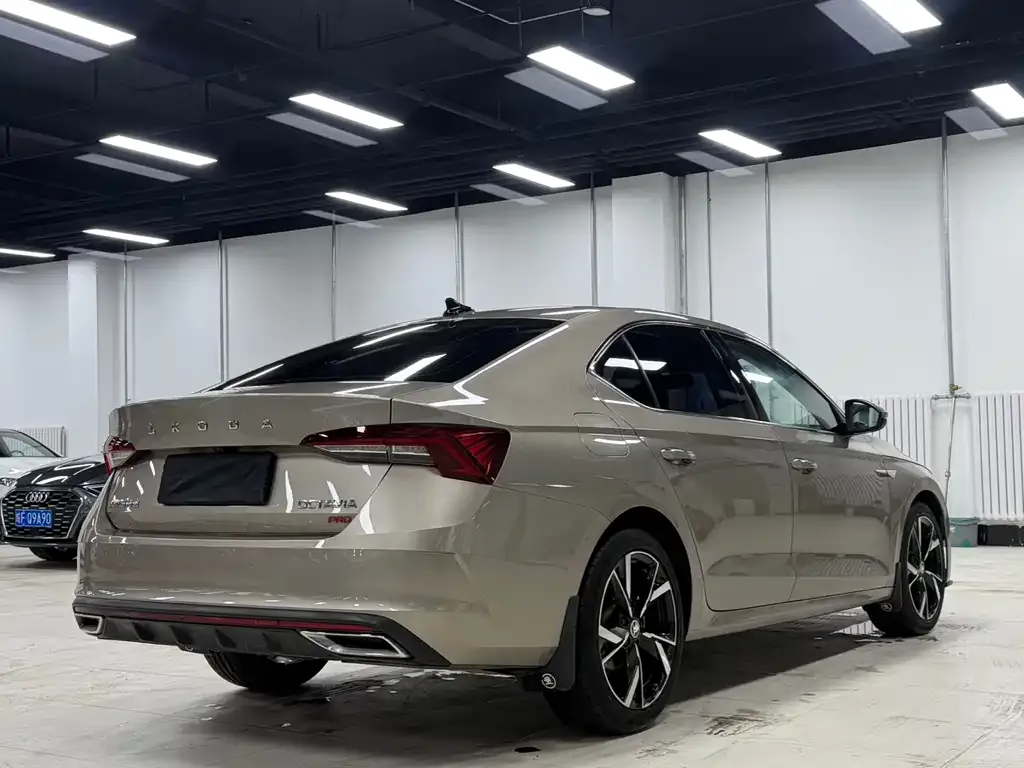 Skoda Octavia — фото 3