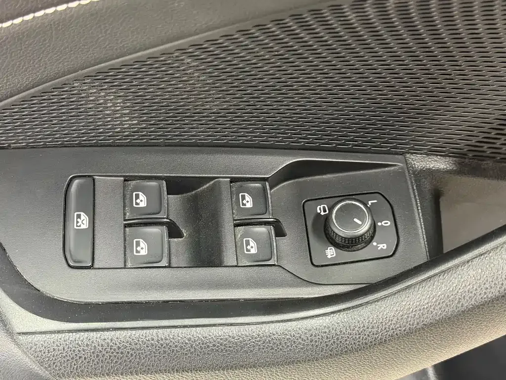Skoda Octavia — фото 6
