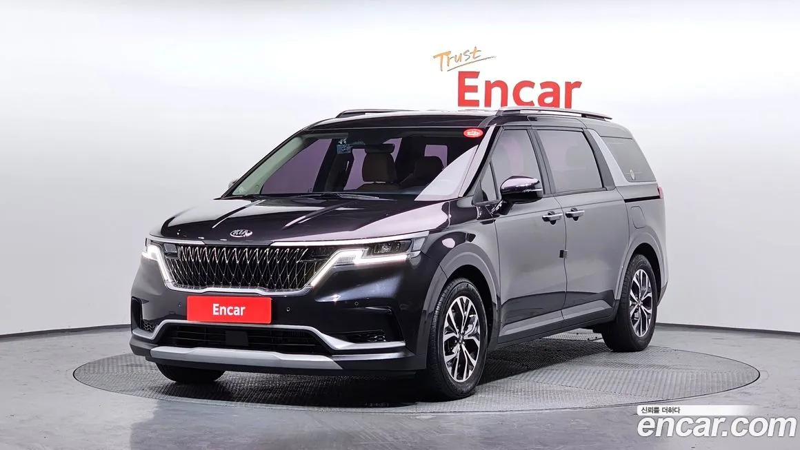Kia Carnival — фото 1