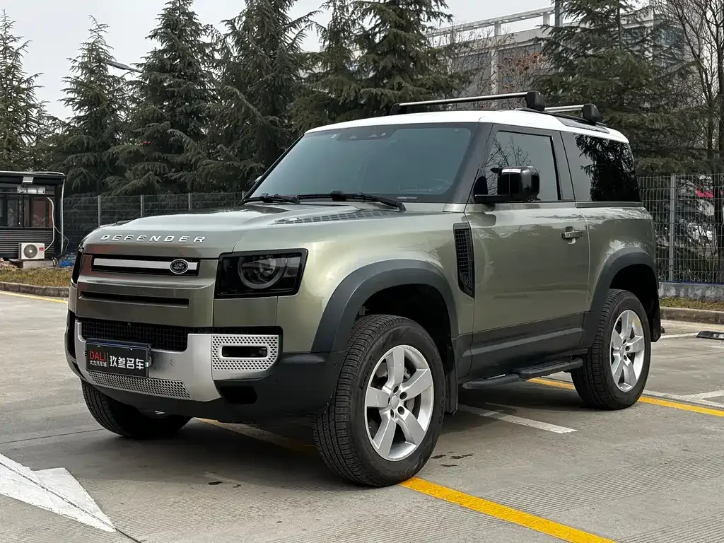 Land Rover Defender — фото 1