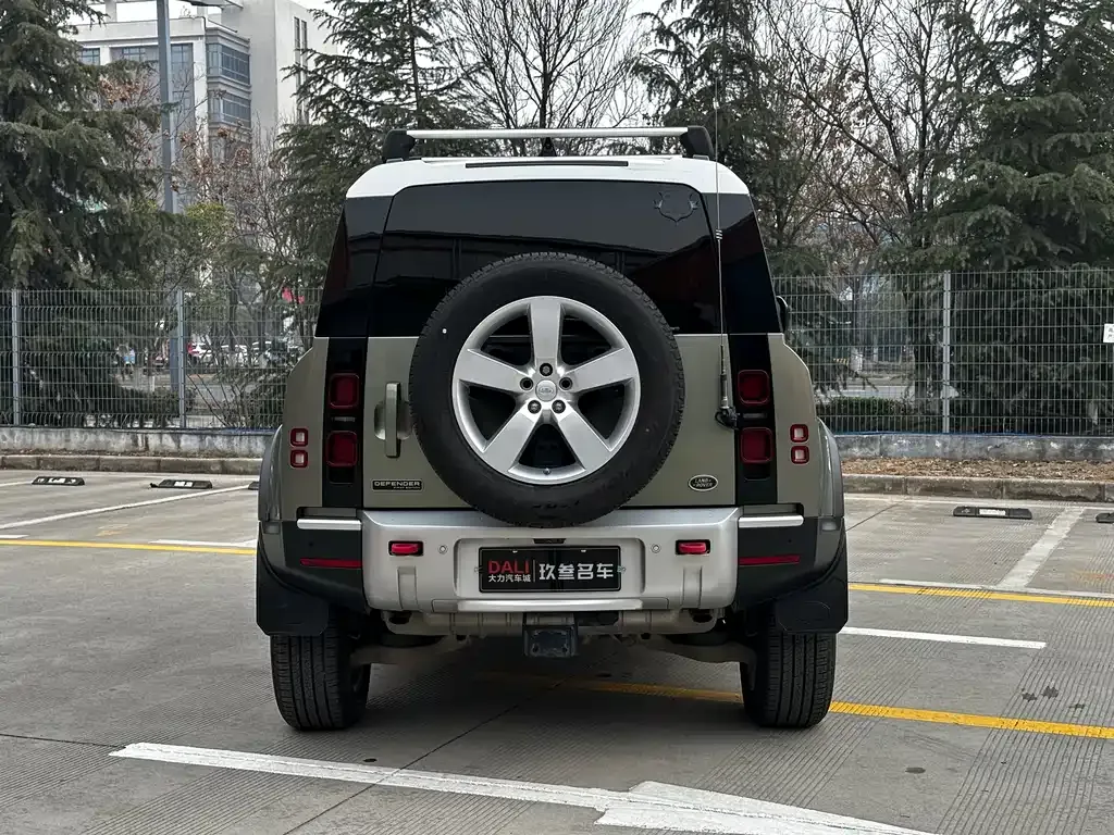 Land Rover Defender — фото 5