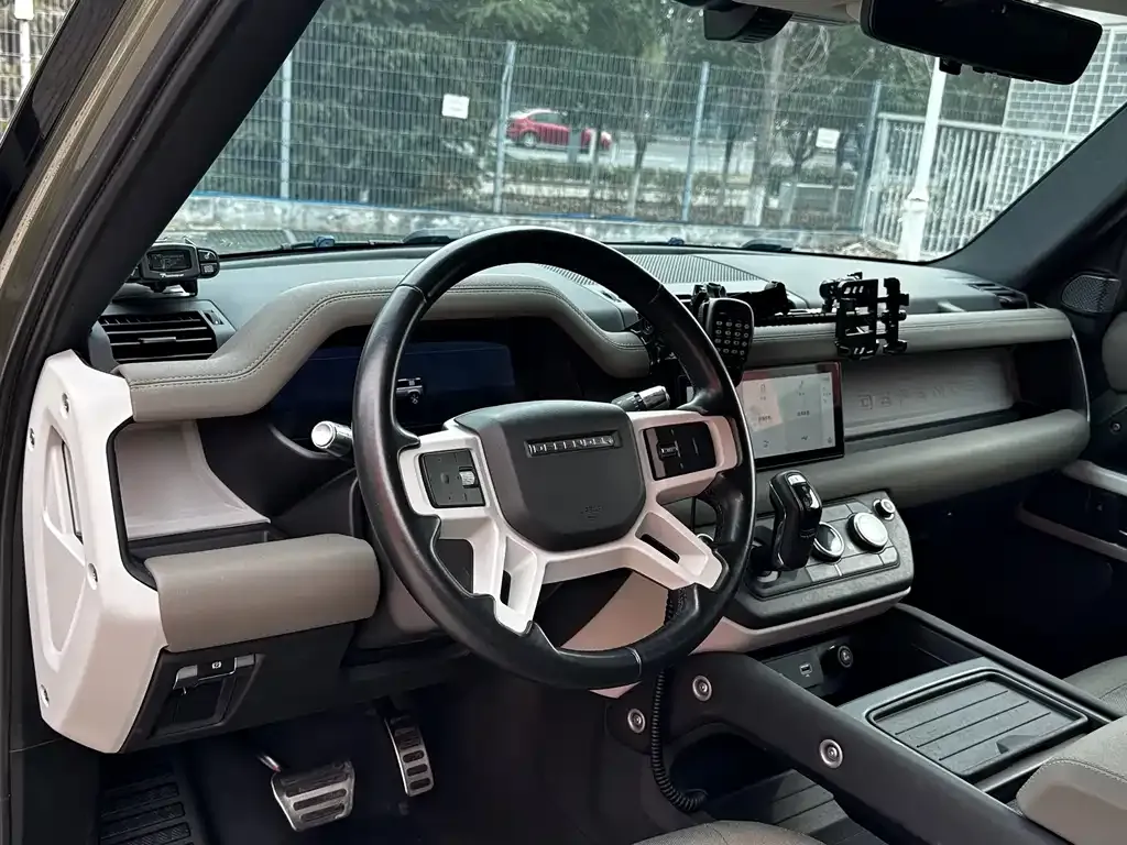 Land Rover Defender — фото 2