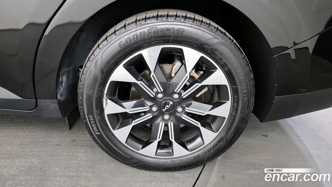 Kia Carnival — фото 10