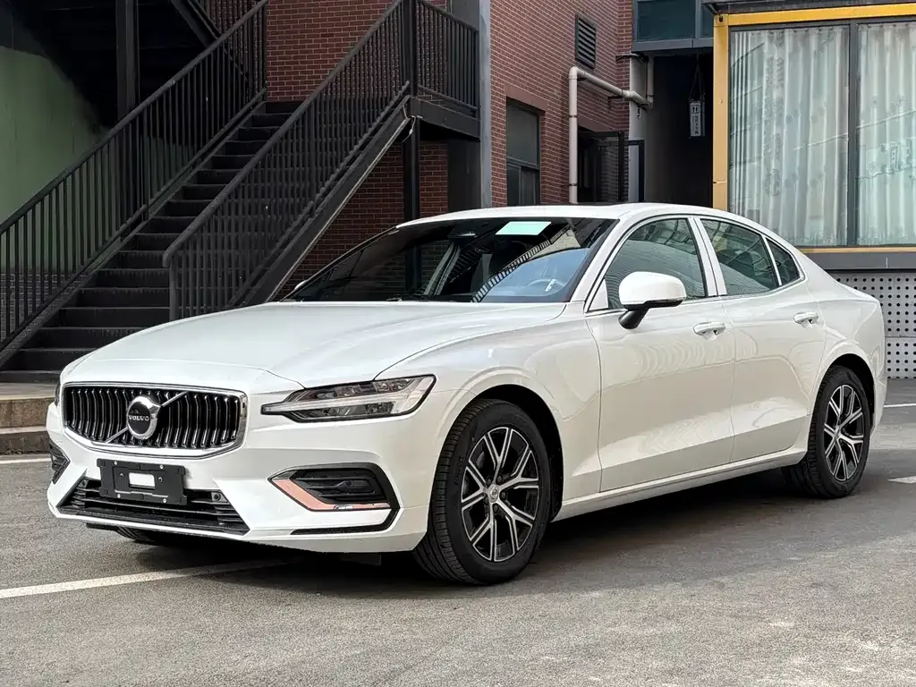Volvo S60 2026 из CN, фото 1