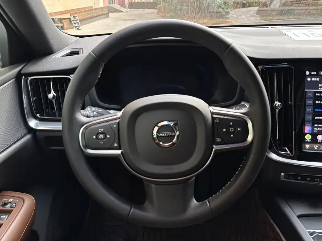 Volvo S60 2026 из CN, фото 3