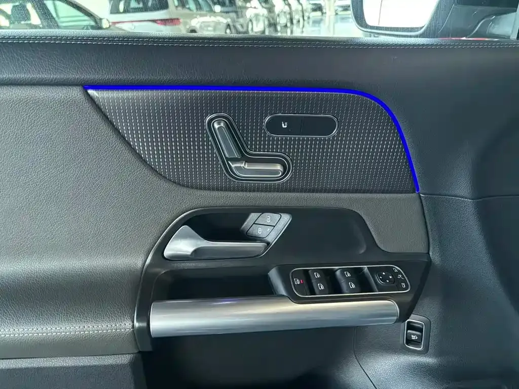 Mercedes-Benz EQA — фото 10