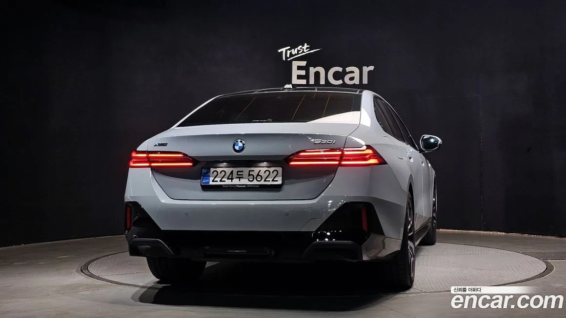 BMW 5-Series 2025 из KR, фото 5