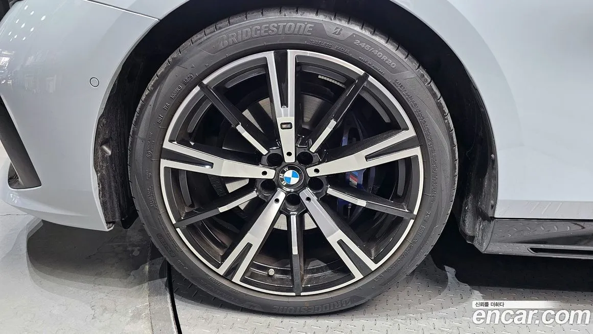 BMW 5-Series 2025 из KR, фото 8