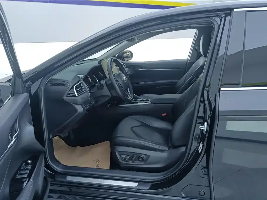 Toyota Camry 2023 из CN, фото 5