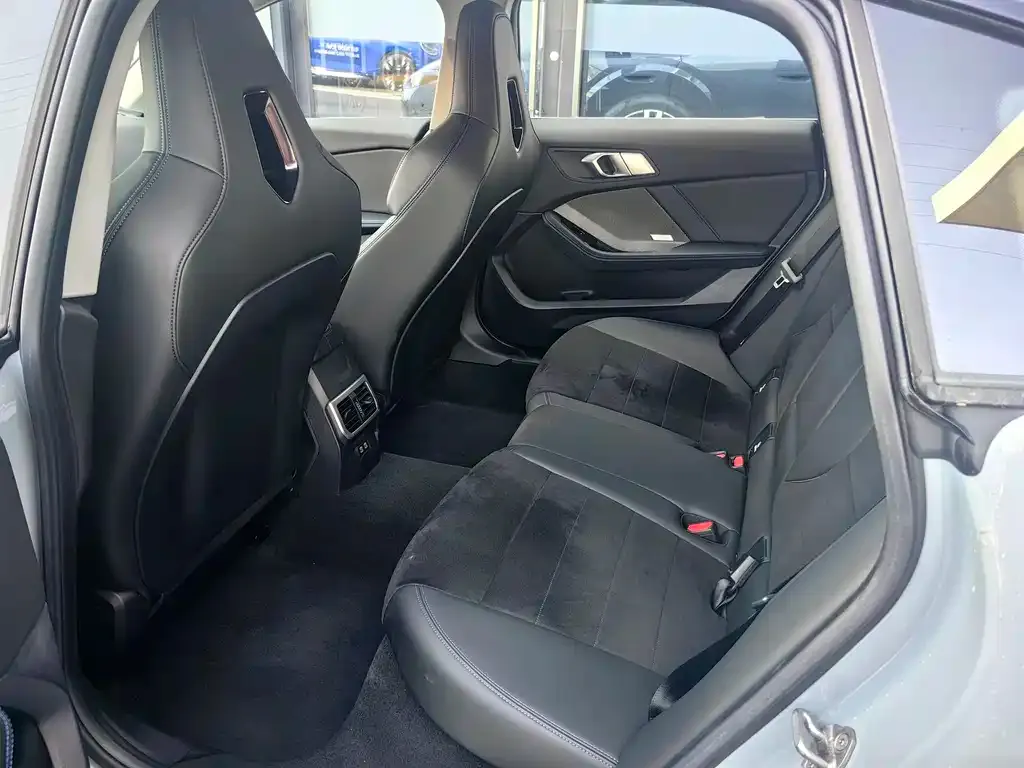 BMW 2 Series 2025 из CN, фото 3