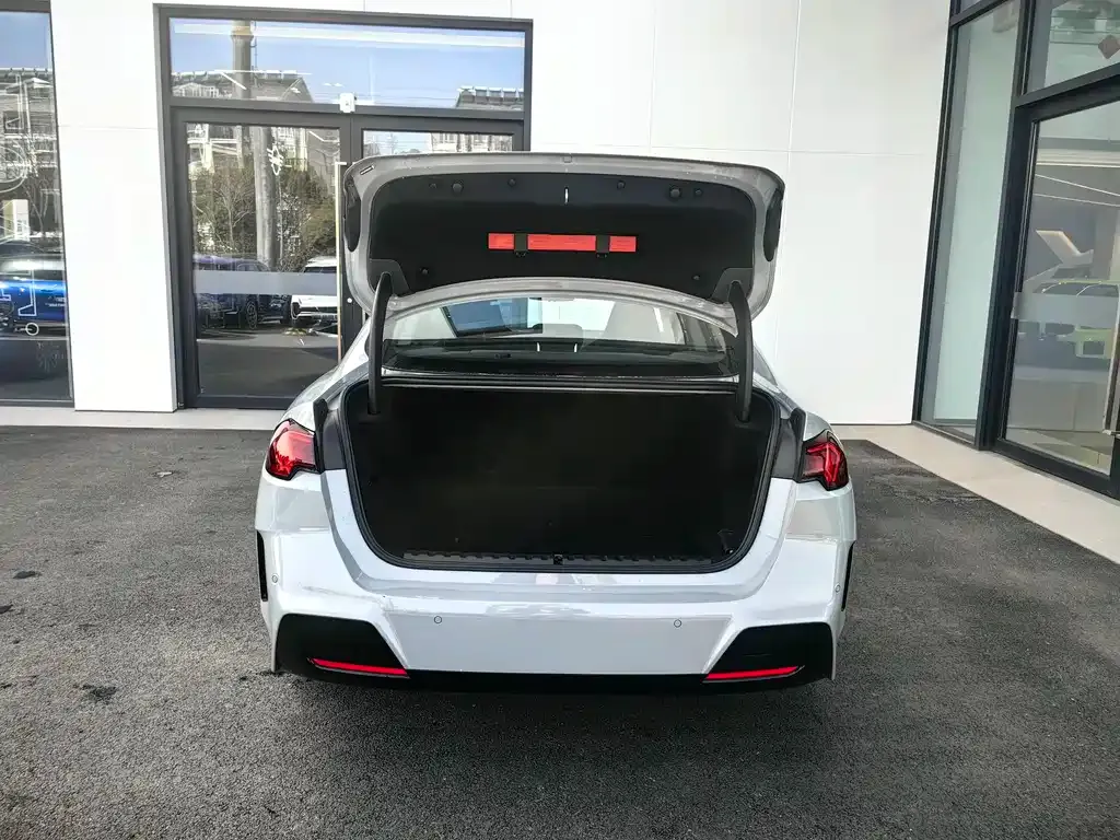 BMW 2 Series 2025 из CN, фото 2