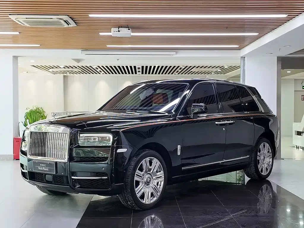 Rolls-Royce Cullinan — фото 1