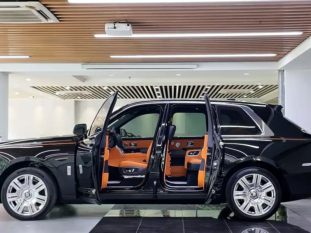 Rolls-Royce Cullinan — фото 7