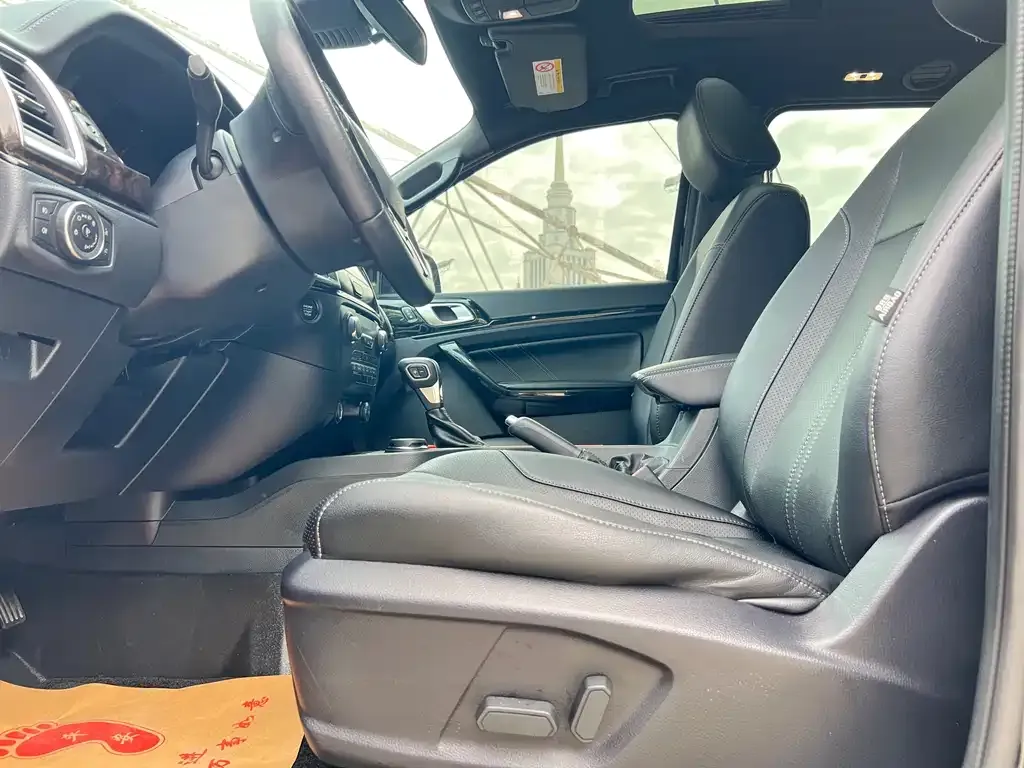 Ford Everest 2023 из CN, фото 2