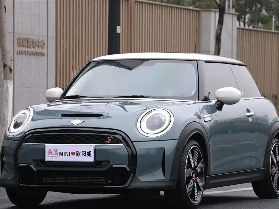 MINI Cooper (3-door) — фото 1