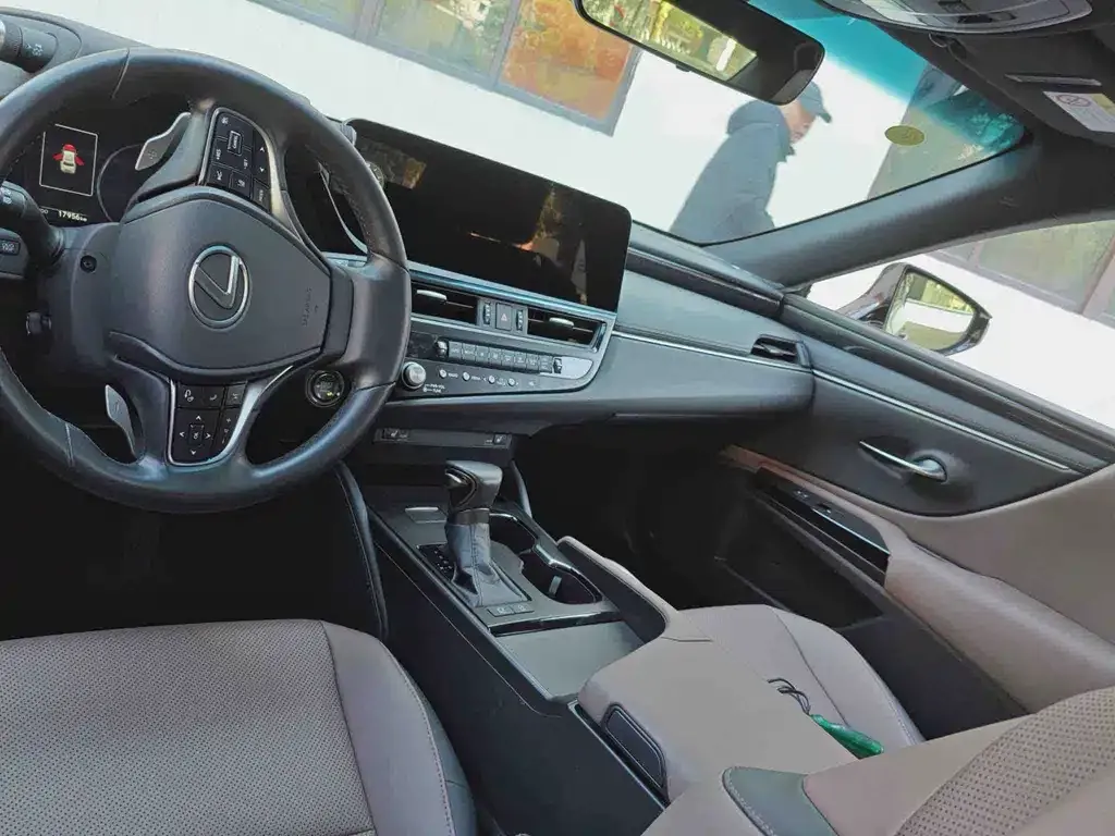 Lexus ES 2024 из CN, фото 2
