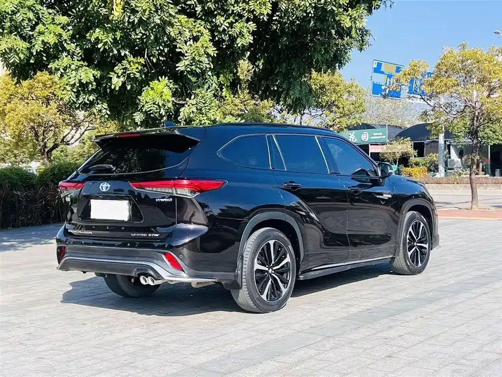 Toyota Crown Kluger 2023 из CN, фото 6